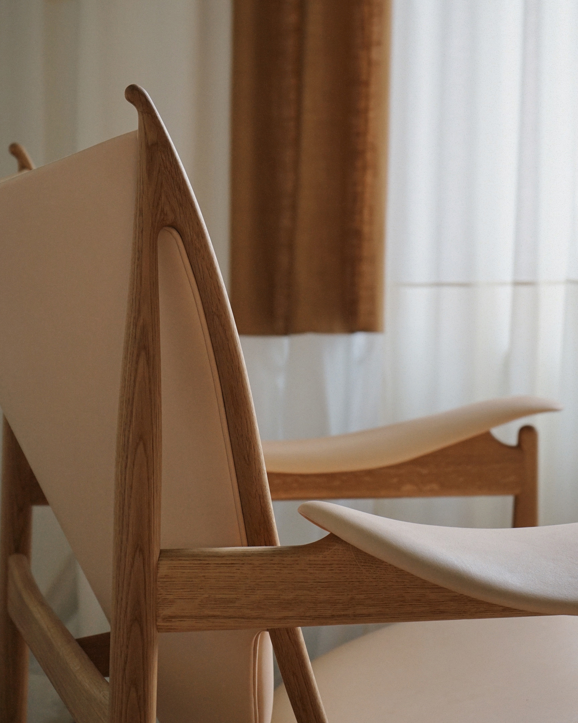 後ろから見たチーフテンチェアの写真2