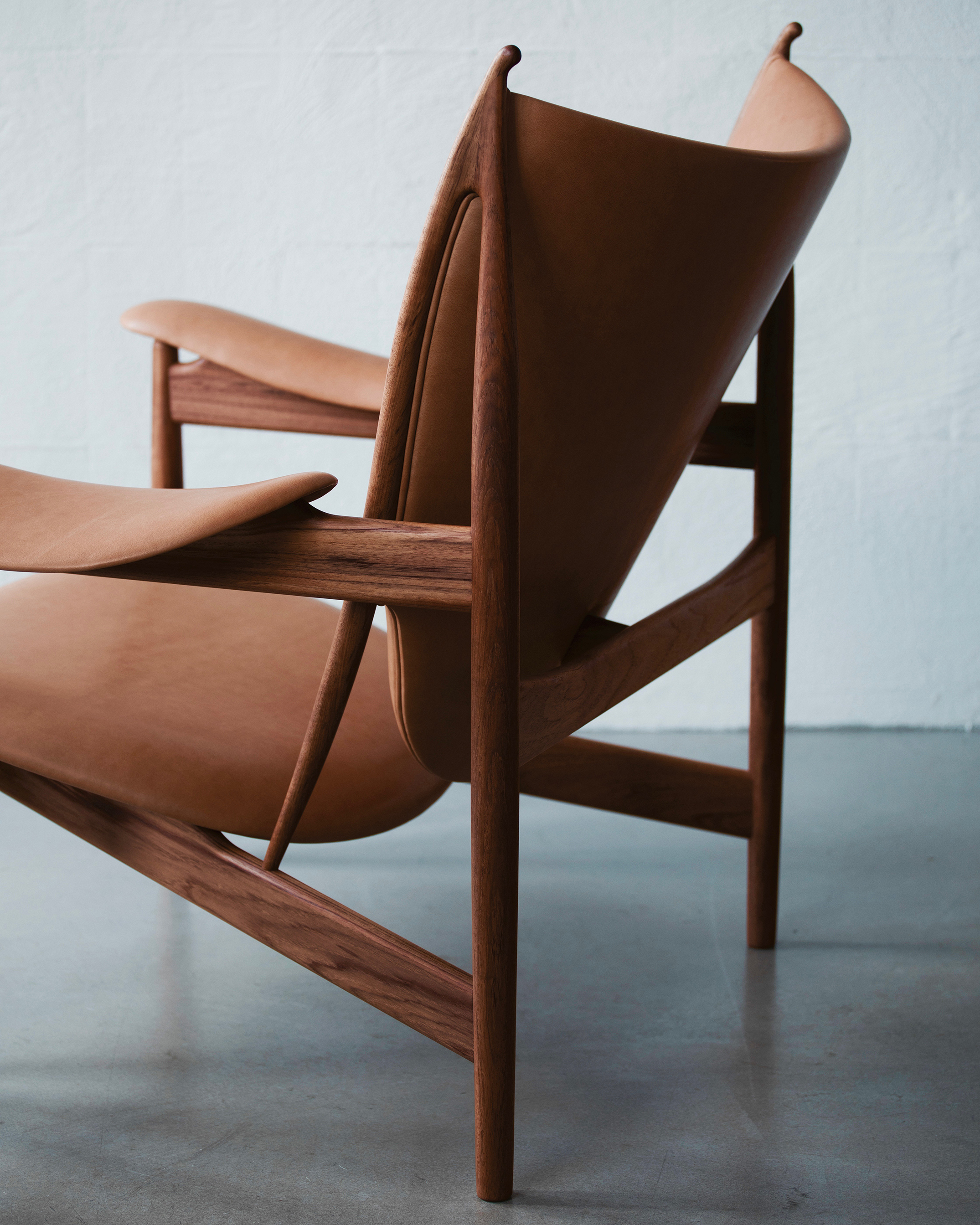 後ろから見たチーフテンチェアの写真